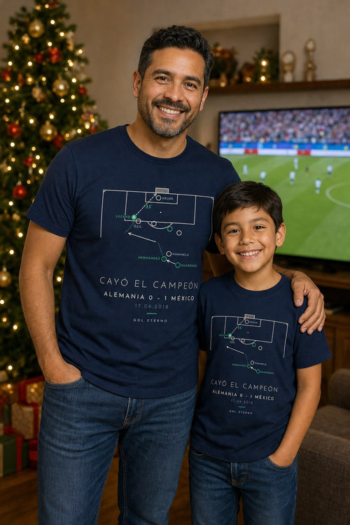 Papá e hijo con la camiseta Cayó el Campeón 2018 de Gol Eterno