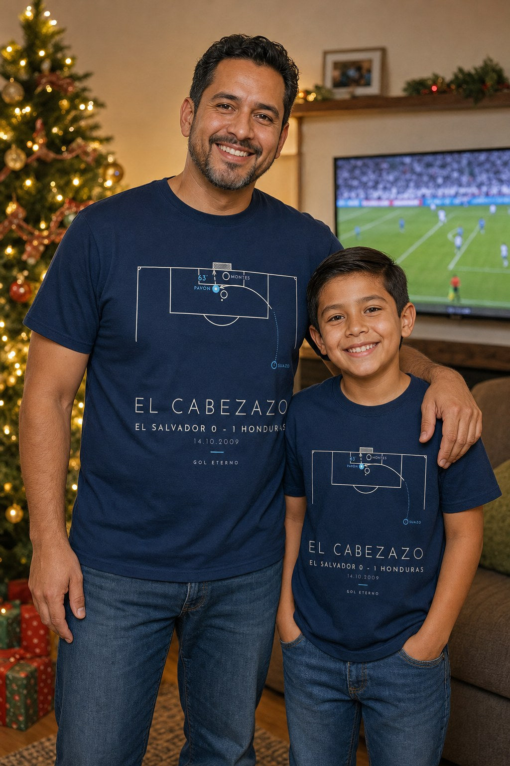 Papá e hijo con la camiseta El Cabezazo 2009 de Gol Eterno